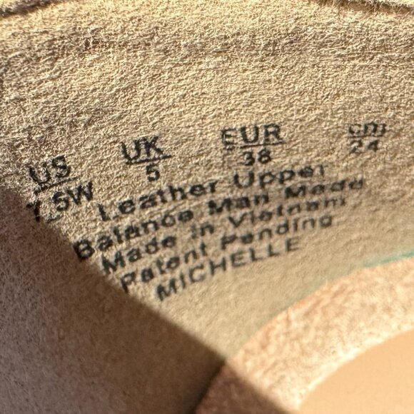 Naturalizer Michelle Pumps - Black Leather - 7.5W - Picture 6 of 6